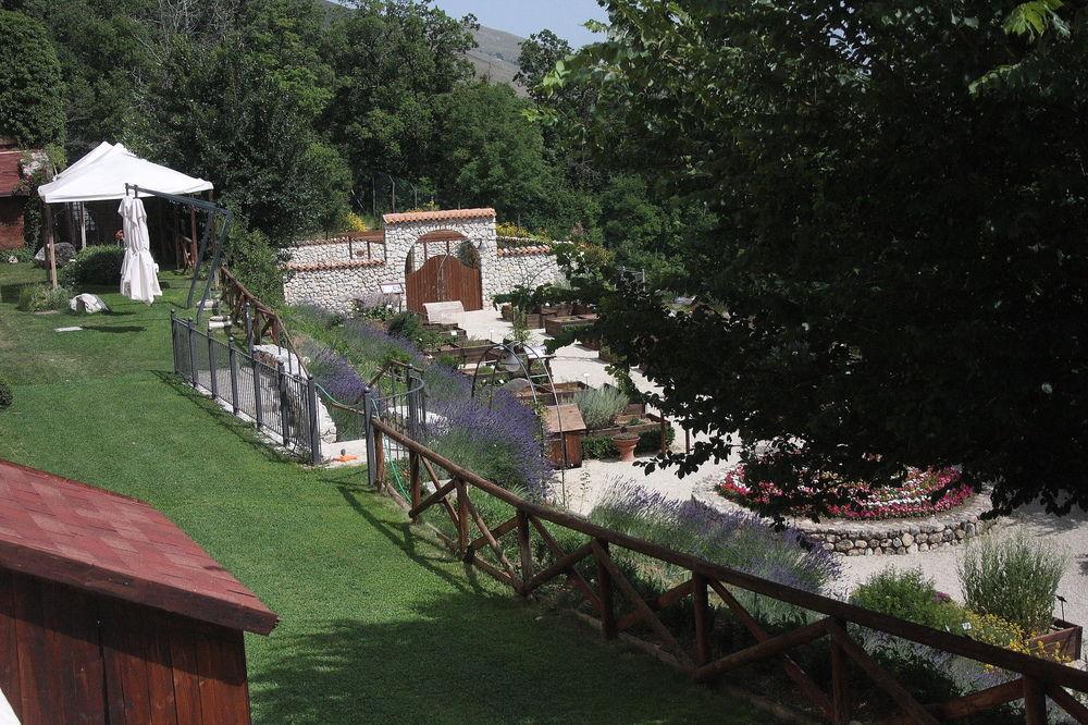Convento Di San Colombo Hotel ซานโตสเตฟาโน ดิ เซสซานีโอ ภายนอก รูปภาพ