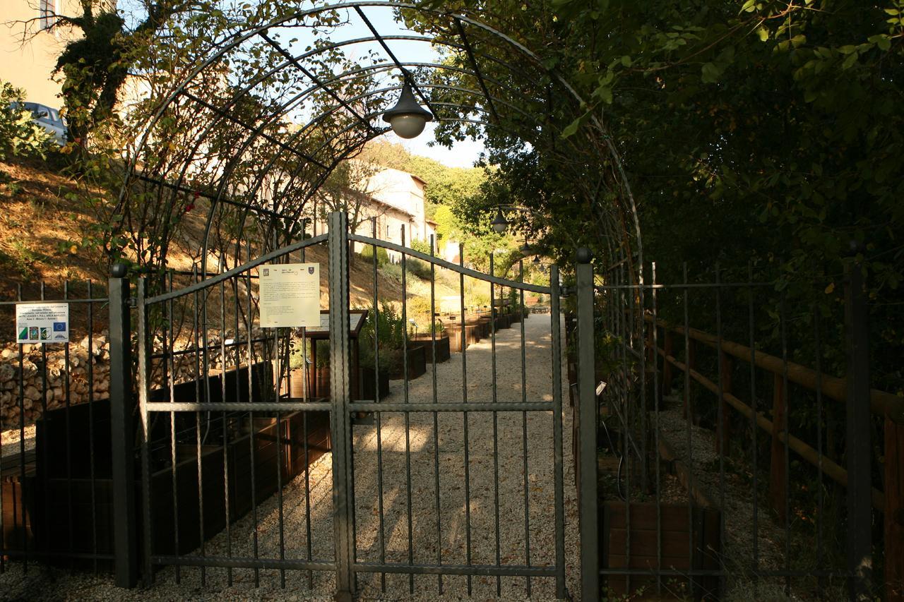 Convento Di San Colombo Hotel ซานโตสเตฟาโน ดิ เซสซานีโอ ภายนอก รูปภาพ
